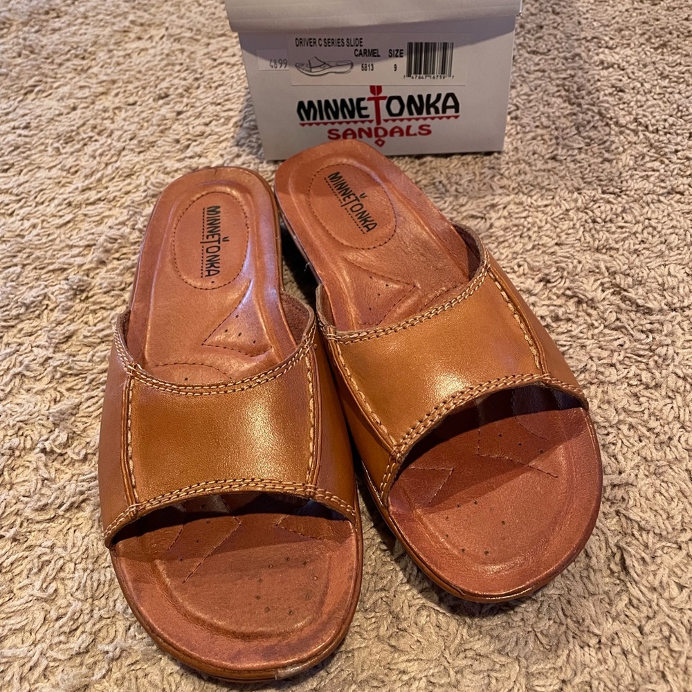 Minnetonka Driver Series Slide NEW IN BOX